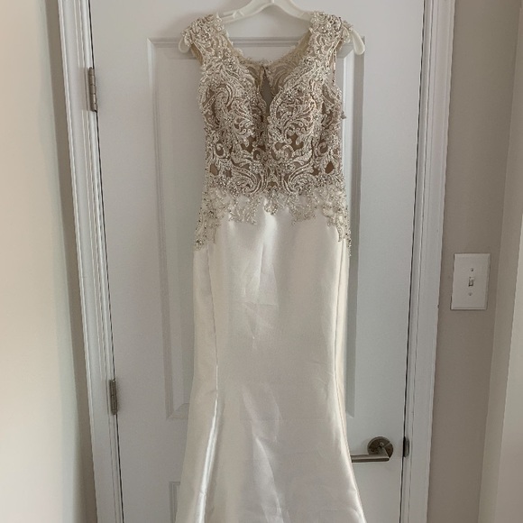 New Maggie Sottero Janelle Bridal Gown, Wedding 8 - Picture 9 of 9